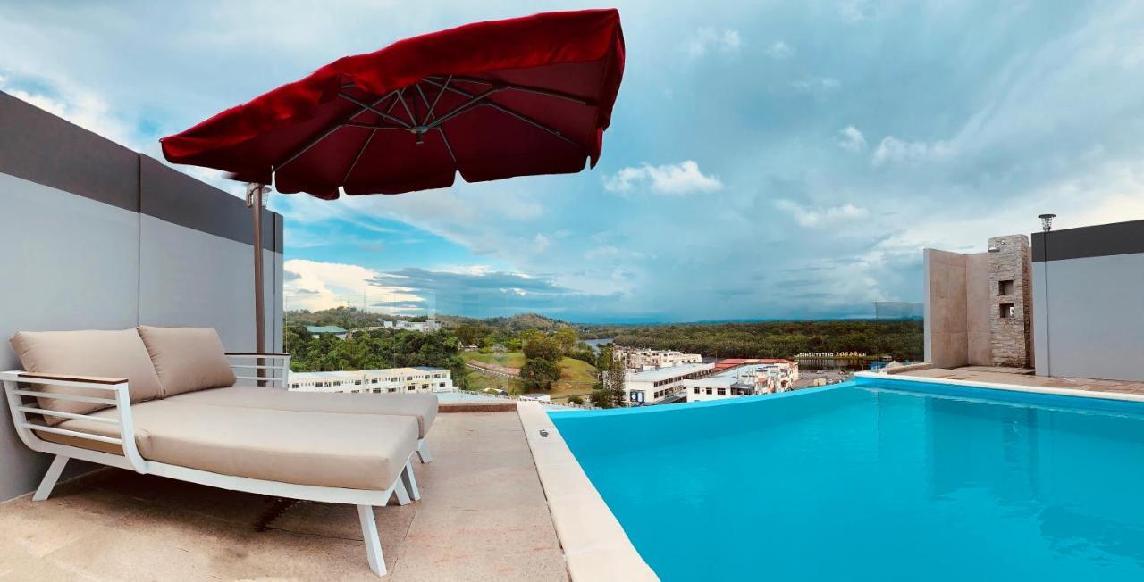 The Lanes Hotel Tutong Esterno foto