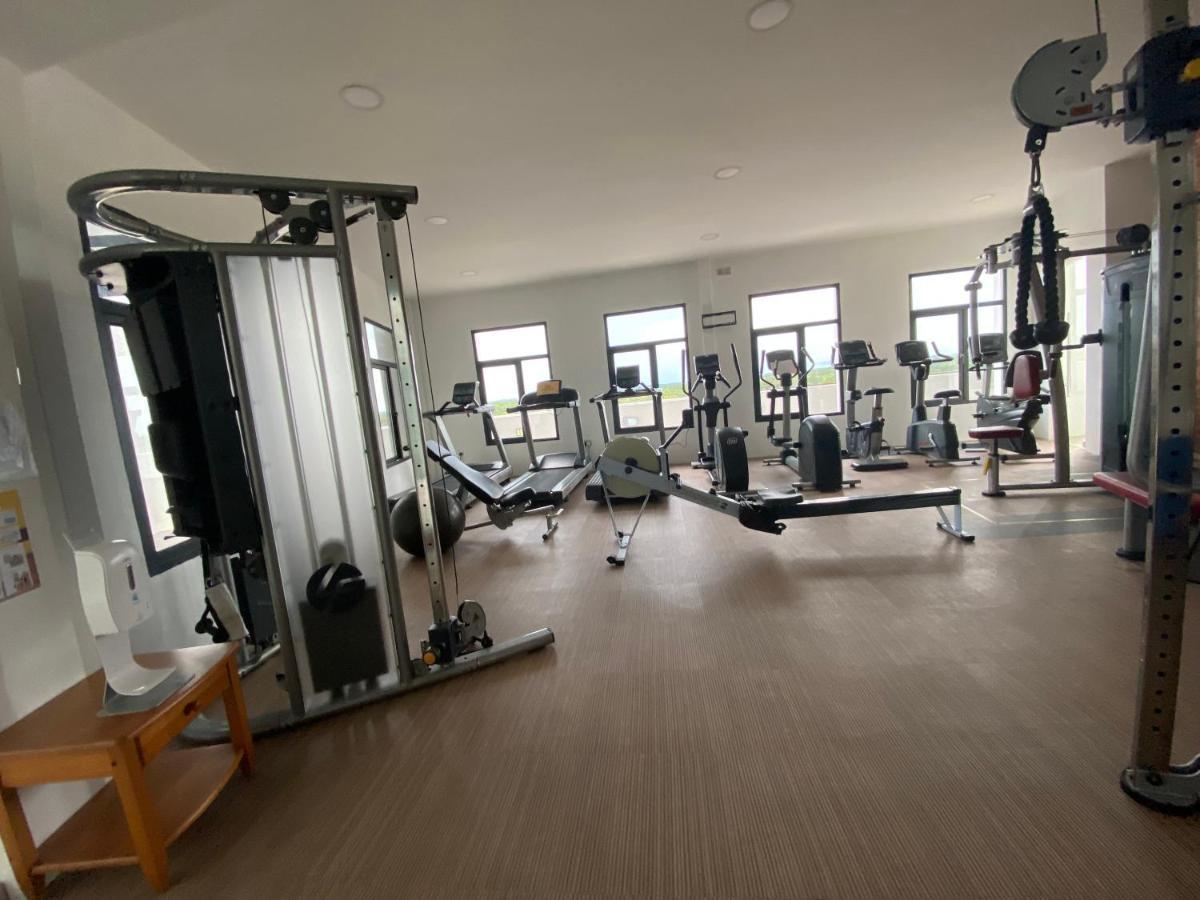 The Lanes Hotel Tutong Esterno foto
