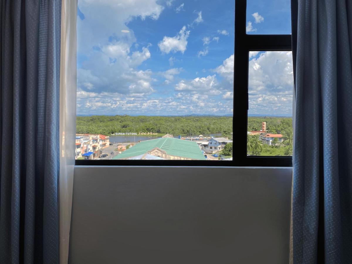 The Lanes Hotel Tutong Esterno foto